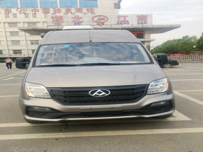 上汽大(dà)通V80長軸高頂B型房車(chē)